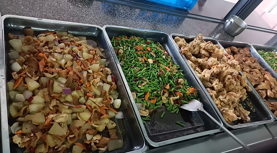 盛夏的來臨，金環(huán)電器關懷工人飲食